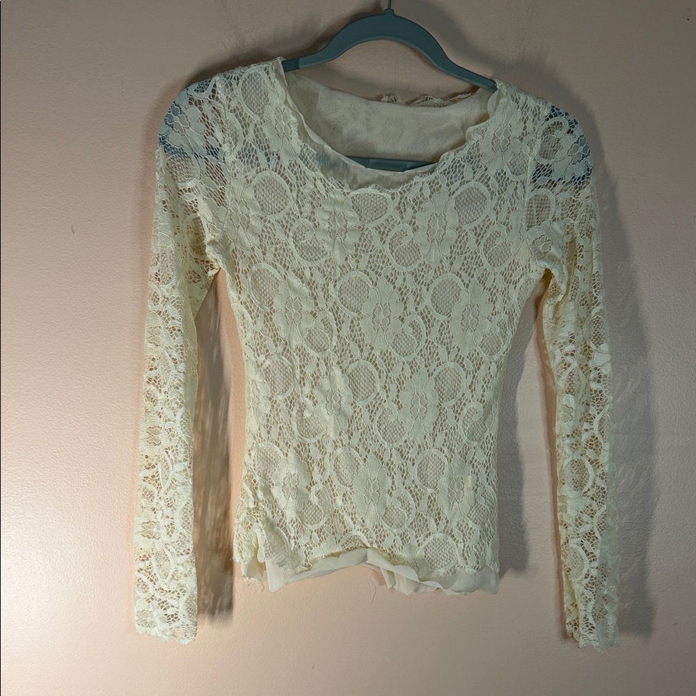Women's Cream Lace Long-Sleeve Tee